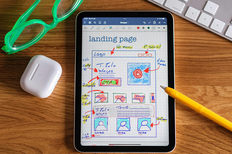 20 B2B Landing Page Examples + Expert Tips to Building a Winner
