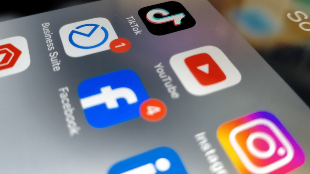 How to reach new audiences with multi-platform search advertising How to reach new audiences with multi-platform search advertising